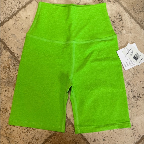 Beyond Yoga Lime Green Bike Shorts - Picture 1 of 3